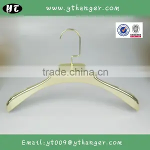 HA7049 Notched Rode Gold Plated Antislip Plastic Coat Hanger for Clothes Supplier's Choice thumbnail-3
