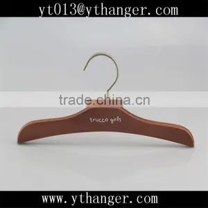 CY-273 Brown Wooden Baby Clothes Hanger Short Wooden Hanger With Clips Wholesale thumbnail-2