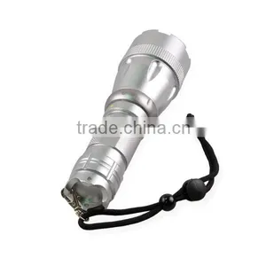 Powerful Underwater IP68 1000 Lumens Flashlight for Diving thumbnail-4