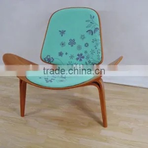Wood Furniture Wegner 3 Legs CH07 Shell Chair for Hotel / Living Room thumbnail-3