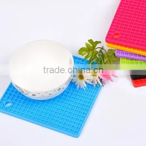 Hanging Style Dishwasher Safe Silicone Table Mat Coffee Cup Holder thumbnail-5