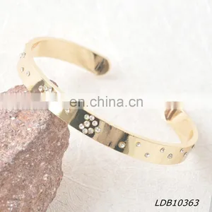 KC Gold Hammered Boho Stacking Womens Rustic Crystal Cuff Bracelate thumbnail-3