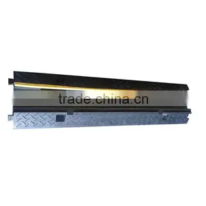Lower Factoty Price 1000*245*45mm Soft Flexible 2 Channels Rubber Cable Protector Ramp thumbnail-3