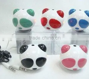 Mini Panda Shape Speaker for Mp3/mp4 thumbnail-1