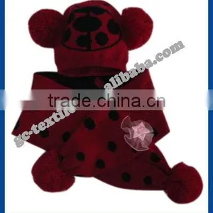 Winter Hat and Scarf for Child thumbnail-1