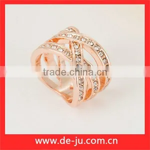 Charm Design Diamond Couple Ring thumbnail-1