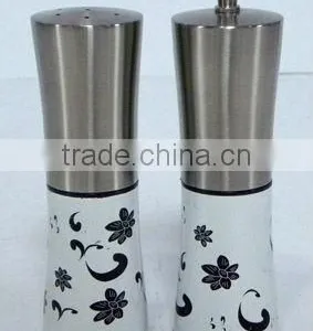 Salt and Pepper Set thumbnail-1