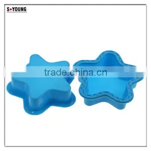 11015 Silicone Star Shaped Cupcake Holder/Mold thumbnail-1