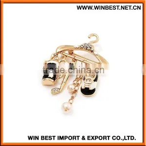 2015 New Design Brooches for Women, Flower Brooch, Cheap Rhinestone Brooch for Wedding in Bulk thumbnail-3
