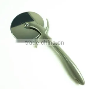 32066 Kitchen Gadget Kitchen Tool Round Pizza Cutter thumbnail-4