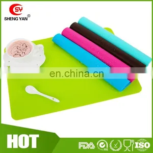 FDA Standard Size 40*30cm Safe Durable Silicone Dining Table Mat thumbnail-2