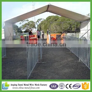 Interlocking Strong Metal Temporary Road Safety Barriers thumbnail-4