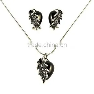 Stainless Steel Necklace and Earring Sets: Half Love With Leaves Design thumbnail-1
