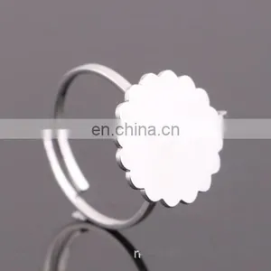 Latest Design Fashion Jewelry Sunflower Shaped Disc and Big Smooth Steel Lettering Ring thumbnail-2
