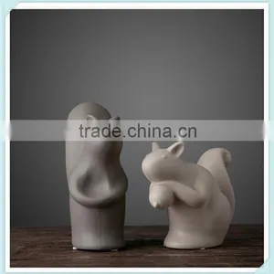 Resin Squirrel Statue Squirrel Figurine for Home Decoration thumbnail-2