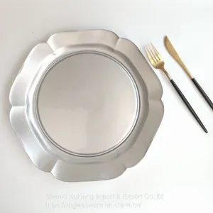 Wholesale Dinnerware 13 Inches Glass Charger Plate Dishes With Gold Silver Colored Decoration thumbnail-2