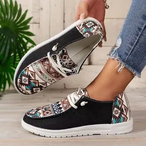 Wholesale Hip Hop Streetwear Low-top Skateboard Shoes Men Black White Letter Casual Sport Shoes Fog Canvas Shoes Large Size Women Sneaker thumbnail-1