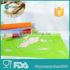 Davis & Waddell Essentials Silicone Pastry Mat thumbnail-1