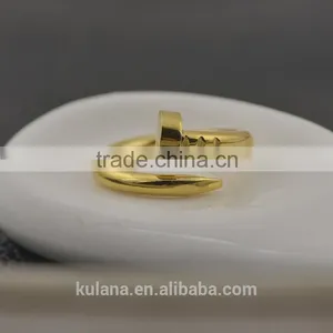 Fantasy Design Twisted Nail Engagement Rings 2015 thumbnail-1