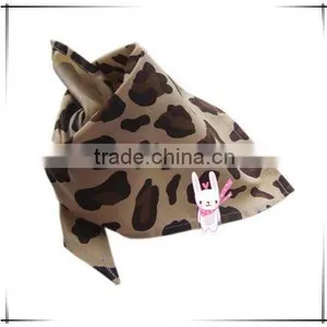 Watower Classical Printed Cotton Triangle Scarf thumbnail-1