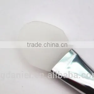 Single Cosmetic Red Crystal Plastic Handle Powder Makeup Brush thumbnail-6