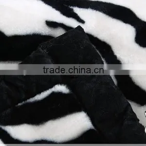 Fashionable Zebra-stripe Printed Warm Flannel Blanket thumbnail-3