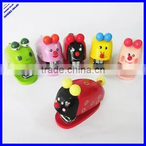 Hot Selling Cartoon Animal Shaped Child Mini Stapler thumbnail-1