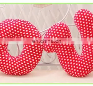 HI CE Latest Wholesale Valentine's Day Custom Letter Love Shaped Pillow for Sale thumbnail-3