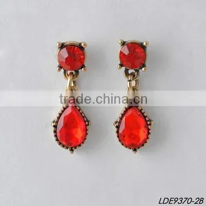 Pretty Crystal Dangle Earrings thumbnail-1