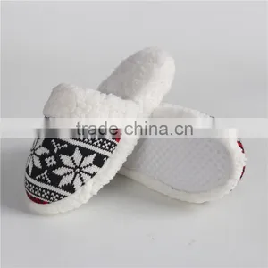 Woman Knitted Indoor Slipper thumbnail-4