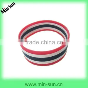Cheap Custom Silicone Bracelet for 2014 & New Design Silicone Hand Bracelet thumbnail-1