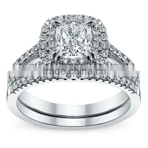 Designer Certfied Diamond Gold Ring With Aunthenticity thumbnail-1