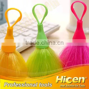 Desktop Cleaning Brush thumbnail-1