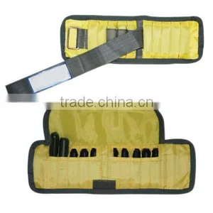 Pair of Neoprene Wrist And Ankle Weights With Adjustable Strap thumbnail-1