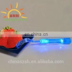 BLUE LED LIGHT UP PLASTIC WEST FOOD FORK FOR SPECIAL Party EVENT FACTORY IN CHINA thumbnail-1