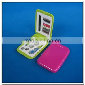 Plastic Mini Adult Sewing Kits thumbnail-1