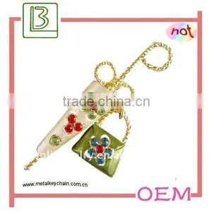 Lady Golden Fashion Brooch thumbnail-1