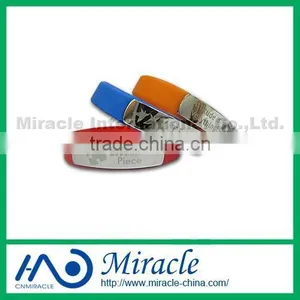 Silicone Wrisbtand With Metal Nfl thumbnail-1