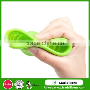 Heat Resistant Collapsible Double Wall Glass Cup With Silicone Lid thumbnail-4