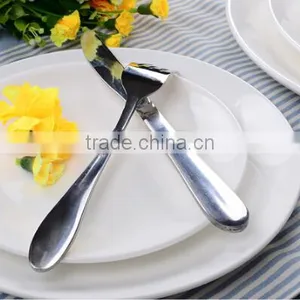 Custom Porous Ceramic Plates White Porcelain Serving Dishes thumbnail-5