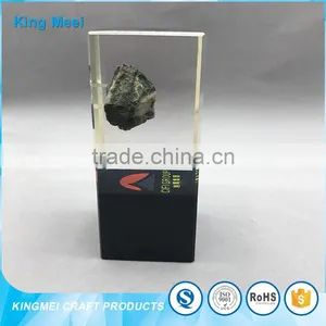 China Factory Cheap Desk Paperweight 3d Images in Acrylic thumbnail-5