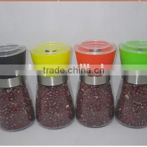Kissing Salt and Pepper Set thumbnail-1
