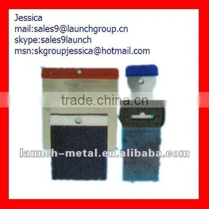 Plastic Handle Scraper thumbnail-1