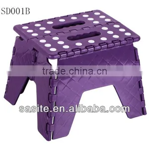 Plastic Folding Chair thumbnail-1