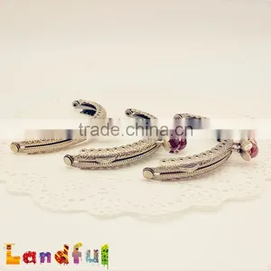 Half Circle Crystal Flower Bead Embossed Lace Kisslock Metal Handbag Frame thumbnail-2