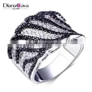 Super Deal Micro Setting Cubic Zirconia Black White Punk Contrast CZ Wedding Ring thumbnail-1