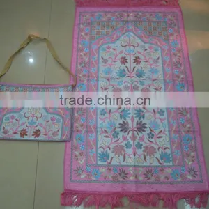 BT-804 New Design Polyester Muslim Prayer Rugs With Bag Muslim Carpet thumbnail-4
