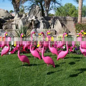 1 Pair Red Lawn Flamingo Figurine Plastic Party Grassland Garden Ornaments Decoration thumbnail-2