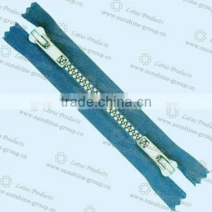 Golden Finishing Brass Zipper For Bags thumbnail-5