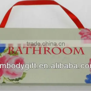 Home Decoration Rose Flower Theme Woooden Hanging Plaque for Bath Room thumbnail-1